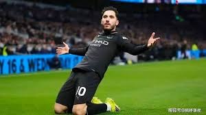 梅西一年造进球74个！三大MVP！快踢满全场还能边线一过四！